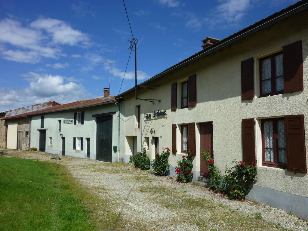 Spacious Holiday Home Near The Forest Barricourt Exterior photo