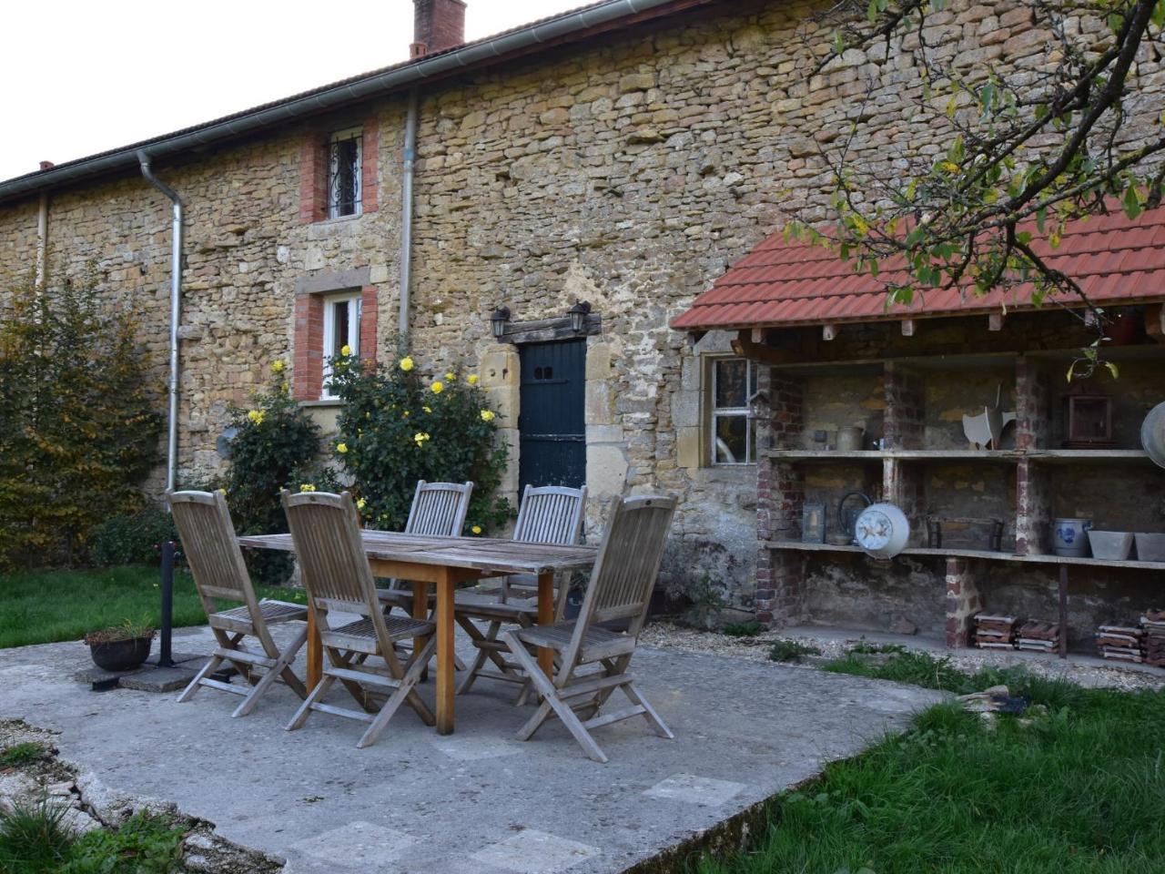 Spacious Holiday Home Near The Forest Barricourt Exterior photo